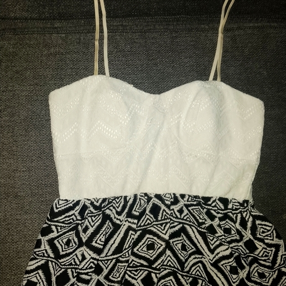 Black and White Dress - Picture 3 of 5